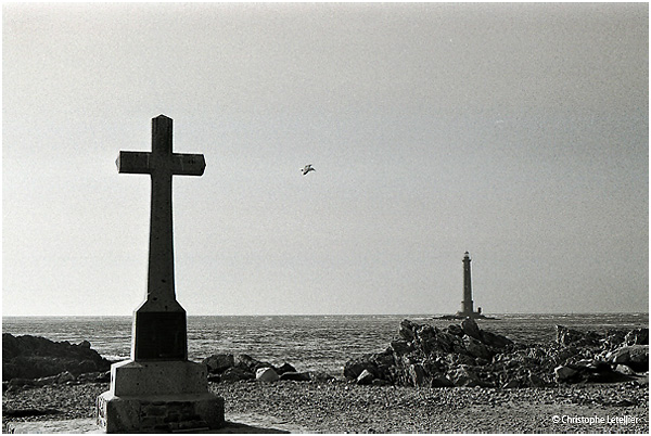 Photo  noir et blanc de la galerie "Basse Normandie".Pointe du Cap de la Hague (Cotentin) avec son phare.© Avril 2005 Christophe Letellier, tous droits réservés. Pour revenir à la galerie, cliquez sur la photo. 