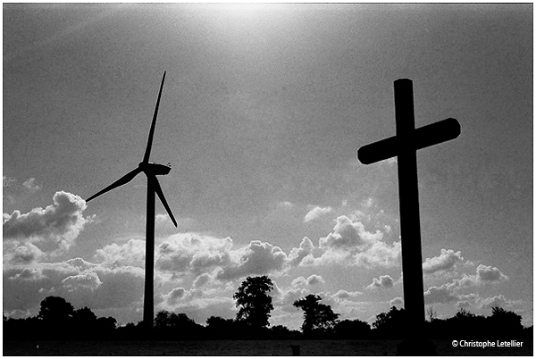 Croix de bois, croix de fer. © 2005 Christophe Letellier tous droits réservés. Pour revenir à la galerie, cliquez sur la photo. 