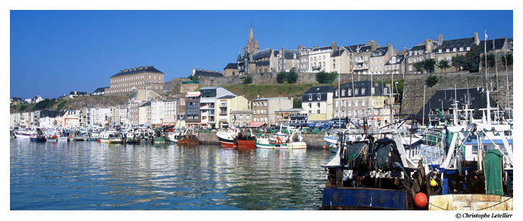 Photo panoramique:port  de pêche de Granville,centre manche,basse normandie,France.© Juillet 2002 Christophe Letellier