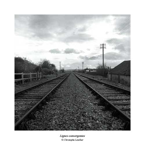 Photo noir et blanc de la galerie " Haute Normandie". Lignes et perspectives g&eacute;ometriques dans le paysage urbain. &copy; Janvier 2001 Christophe Letellier, tous droits r&eacute;serv&eacute;s