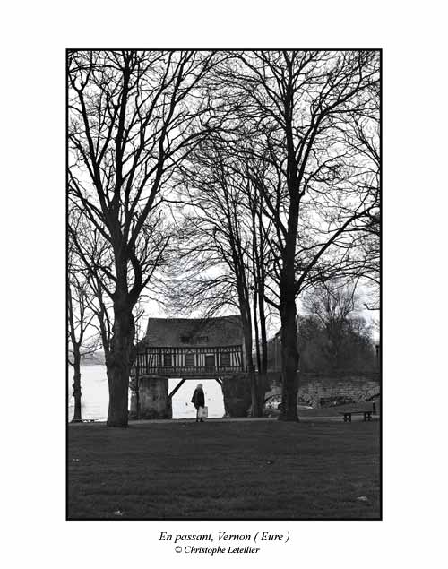 Photo noir et blanc de la galerie "Haute Normandie". Bords de Seine &agrave; Vernon, le vieux moulin. &copy; Fevrier 2003 Christophe Letellier, tous droits r&eacute;serv&eacute;s.