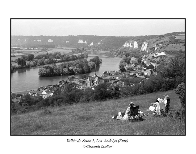 Photo noir et blanc de la galerie " Haute-Normandie ". Tourisme et d&eacute;tente en vall&eacute;e de Seine. Les plus beaux sites de Normandie.&copy; Juin 2005 Christophe Letellier, tous droits r&eacute;serv&eacute;s.