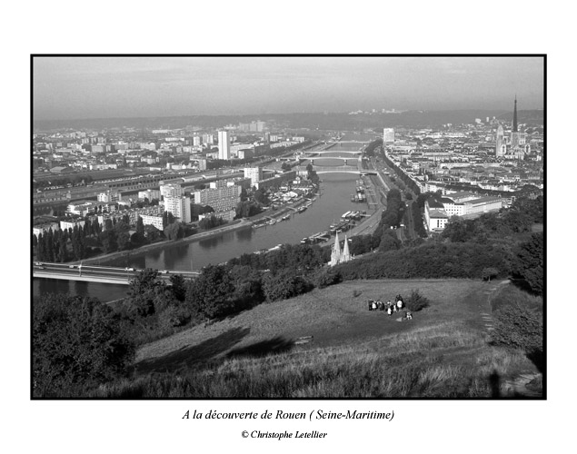 Photo noir et blanc de la galerie " Haute-Normandie ". Photo de  Rouen en noir et blanc,la Seine,les quais,la rive gauche et la rive droite, l'agglom&eacute;ration de Rouen. &copy; Octobre 2005 Christophe Letellier, tous droits r&eacute;serv&eacute;s.