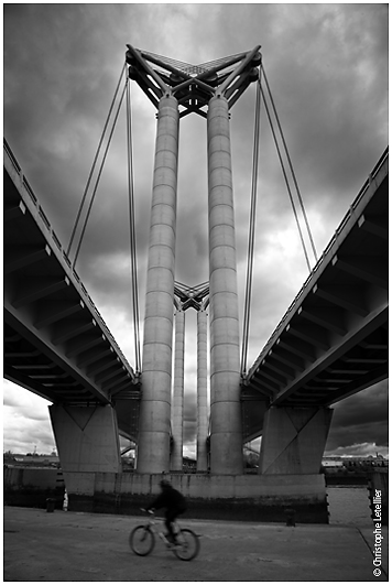 Pont Gustave Flaubert.Pont levant routier sur la Seine à Rouen Cliquez pour revenir à la galerie. © 2009 Christophe Letellier tous droits réservés. Pour revenir à la galerie, cliquez sur la photo.