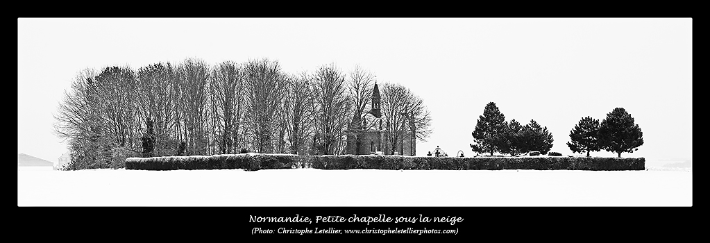 Photo noir et blanc &agrave; caract&egrave;re graphique portant sur la signalisation verticale handicap&eacute;e. Ville de Douarnenez. &copy; 2011 Christophe LETELLIER, tous droits r&eacute;serv&eacute;s. Reproduction interdite sans autorisation pr&eacute;alable de l&rsquo;auteur. Pour revenir &agrave; la galerie, cliquez sur la photo.