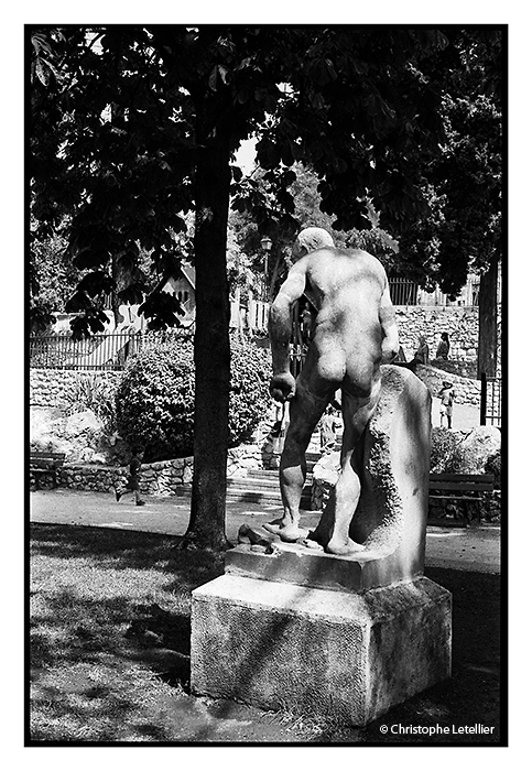 "ARLES, LE JARDIN D'ENFANTS". Activités de jeux de jeunes enfants dans le jardin d'enfants de la ville d'Arles. © juillet 2012 Christophe Letellier tous droits réservés. 